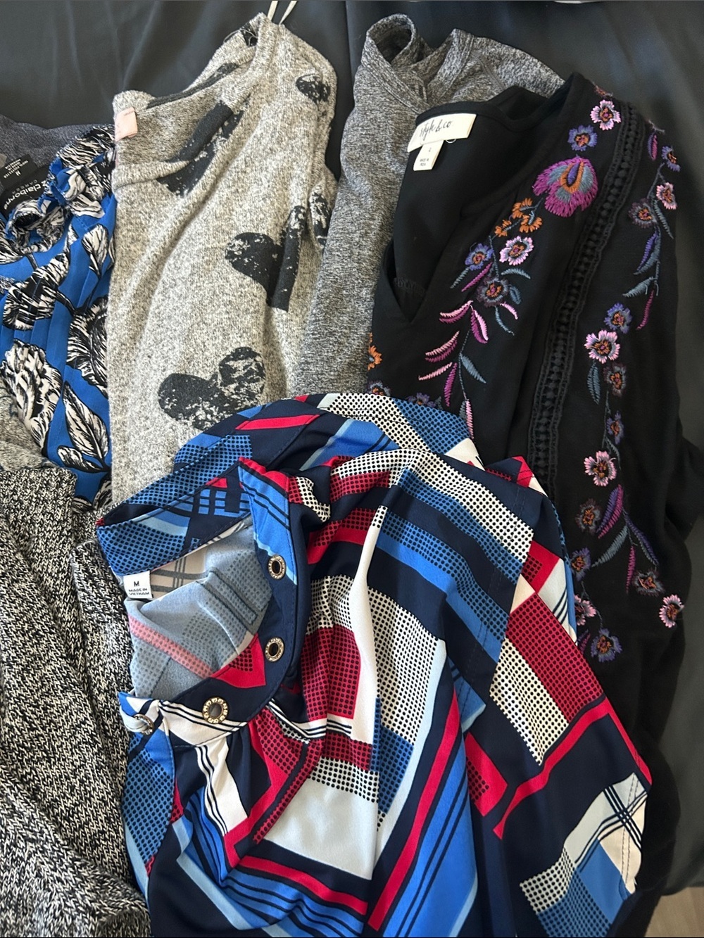 ♻️ Mixed Tops Bundle - Picture 3 of 3